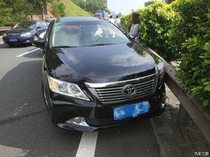 凯美瑞追尾国产车视频,行车记录仪记录惊险瞬间